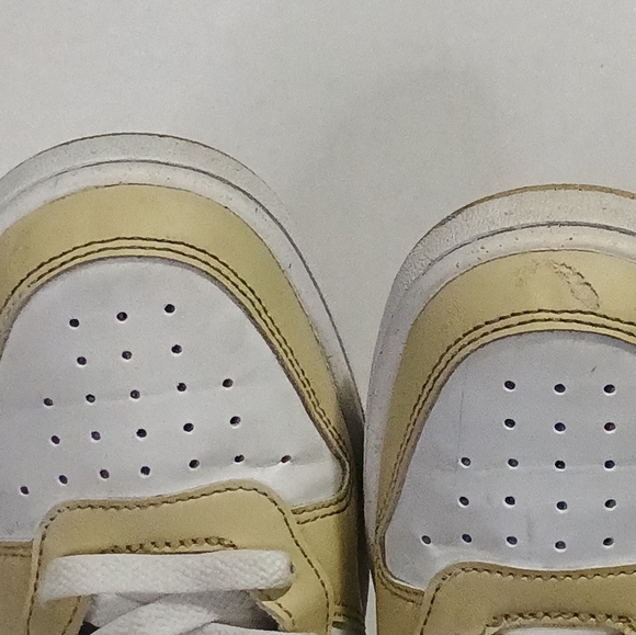 Nike Kids White and Beige Sneakers with Blue Swoosh - Picture 4 of 6